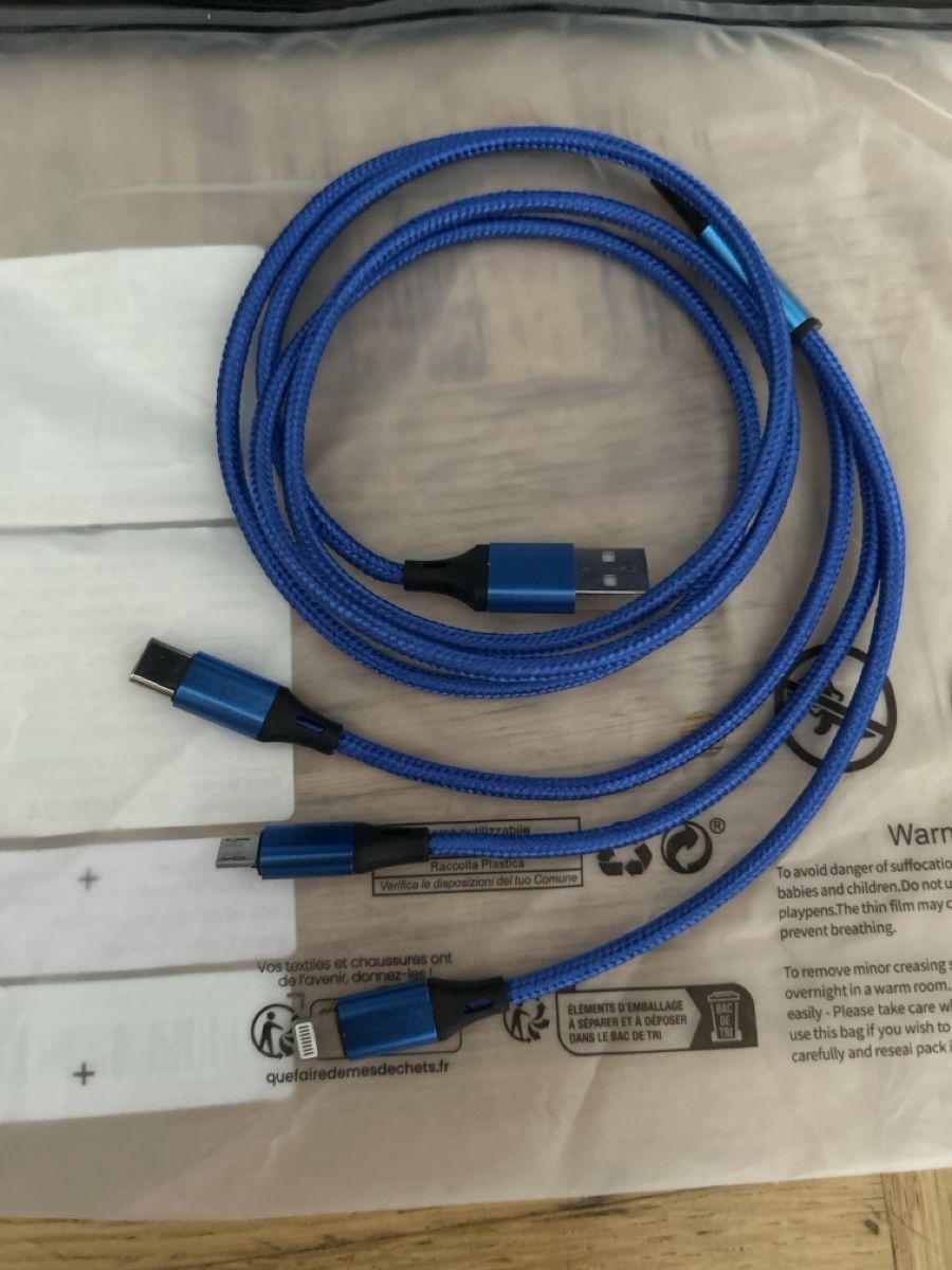 Kabel: Lade Kabel 3 in 1 Iphon Sansung usw.Beu – Gebraucht aus Dulliken von Lindt.1845
