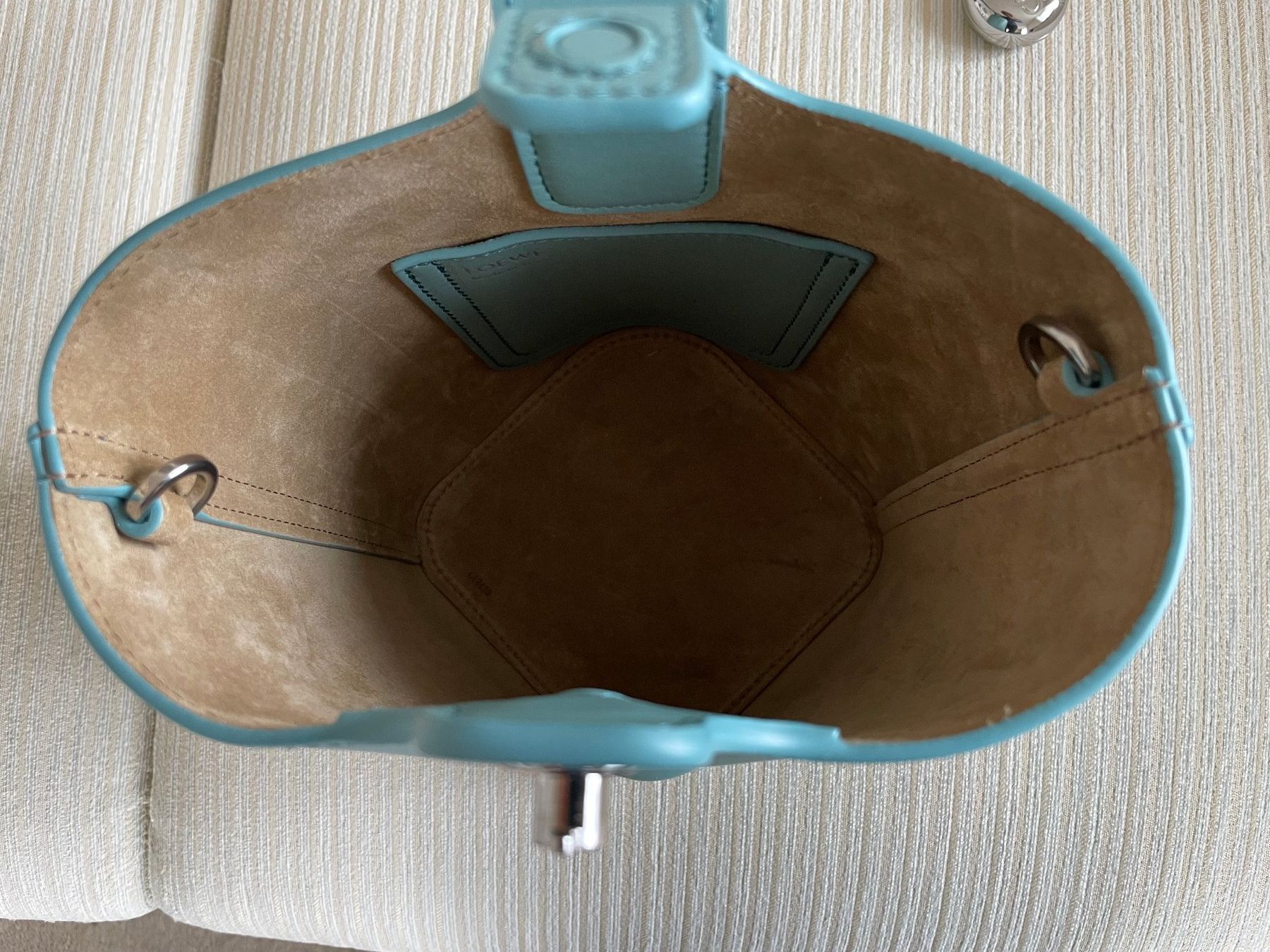 Loewe Taschen für Damen: LOEWE PEBBLE BUCKET MINI (WATER) – Neu (gemäss Beschreibung) aus Zürich von  5