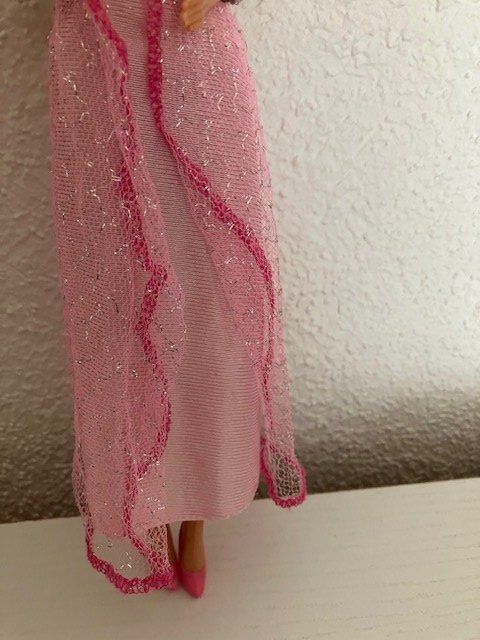 Puppen: Robe pour Barbie - convient à différents corps – Gebraucht aus Les Ponts-de-Martel von Jolisa 2