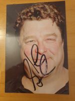 John Goodman - Signierte Autogrammkarte 