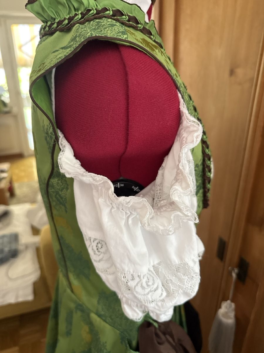 Kleider: Dirndl Grösse 42 mit Bluse guter Zustand – Gebraucht aus Pratteln von EVA67 3