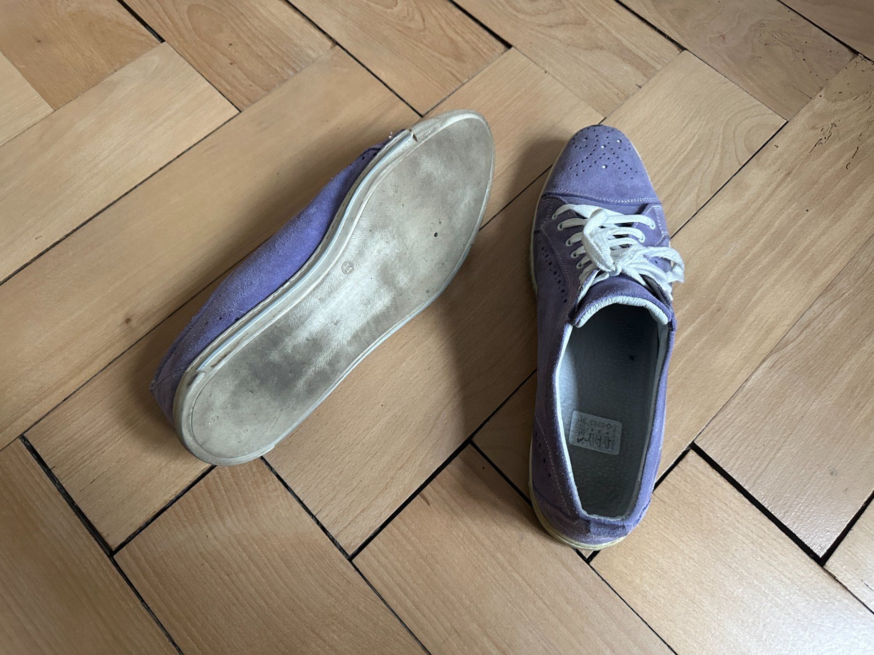 Herrenschuhe: Wildleder Sneaker lila 44 – Gebraucht aus Zürich von Diazaio 3