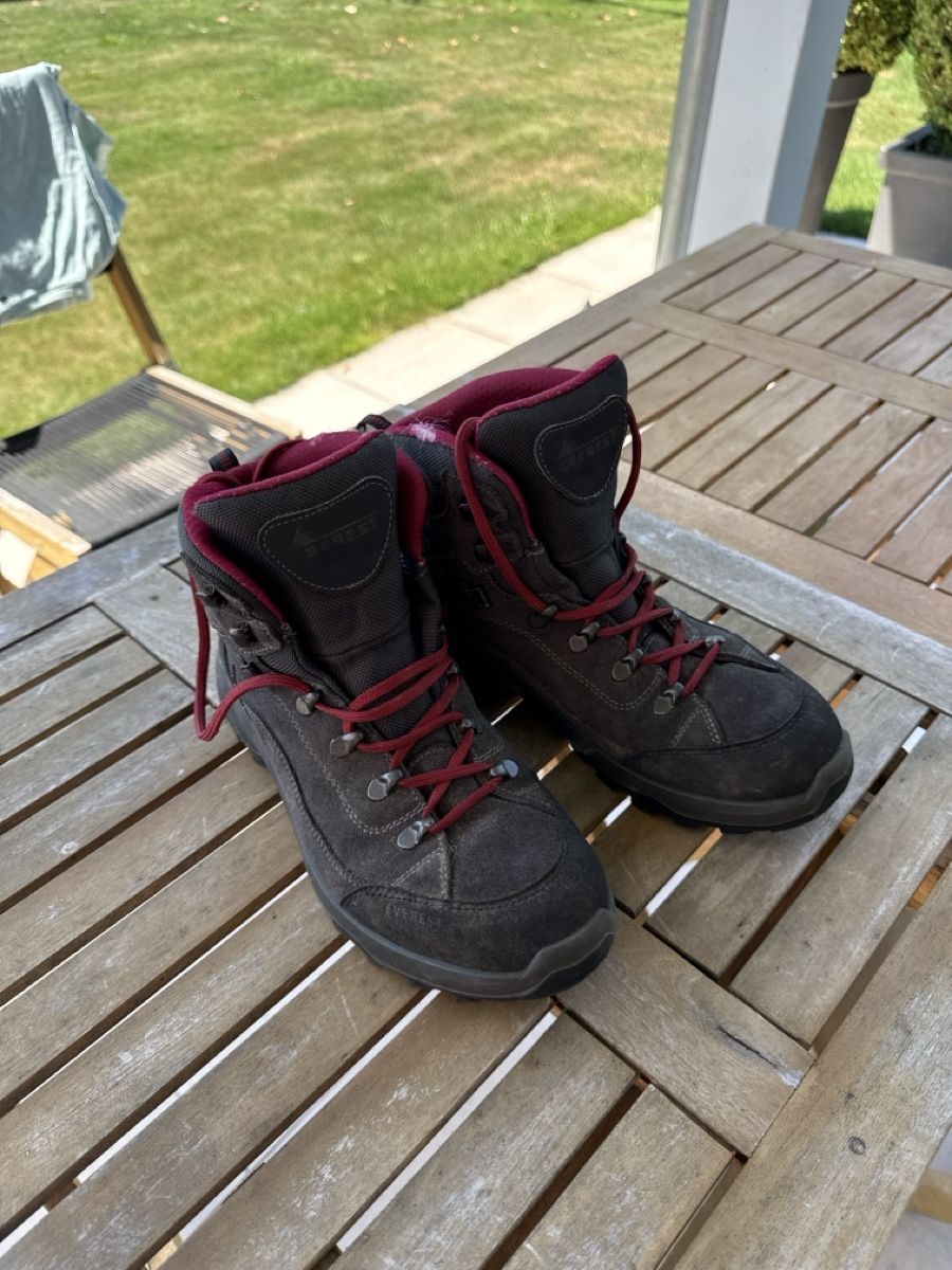 Everest Scarpe per ragazze: Wanderschuhe Everest Damen EU 40 gebraucht – Usato da Hombrechtikon venduto da zwy_fz6y