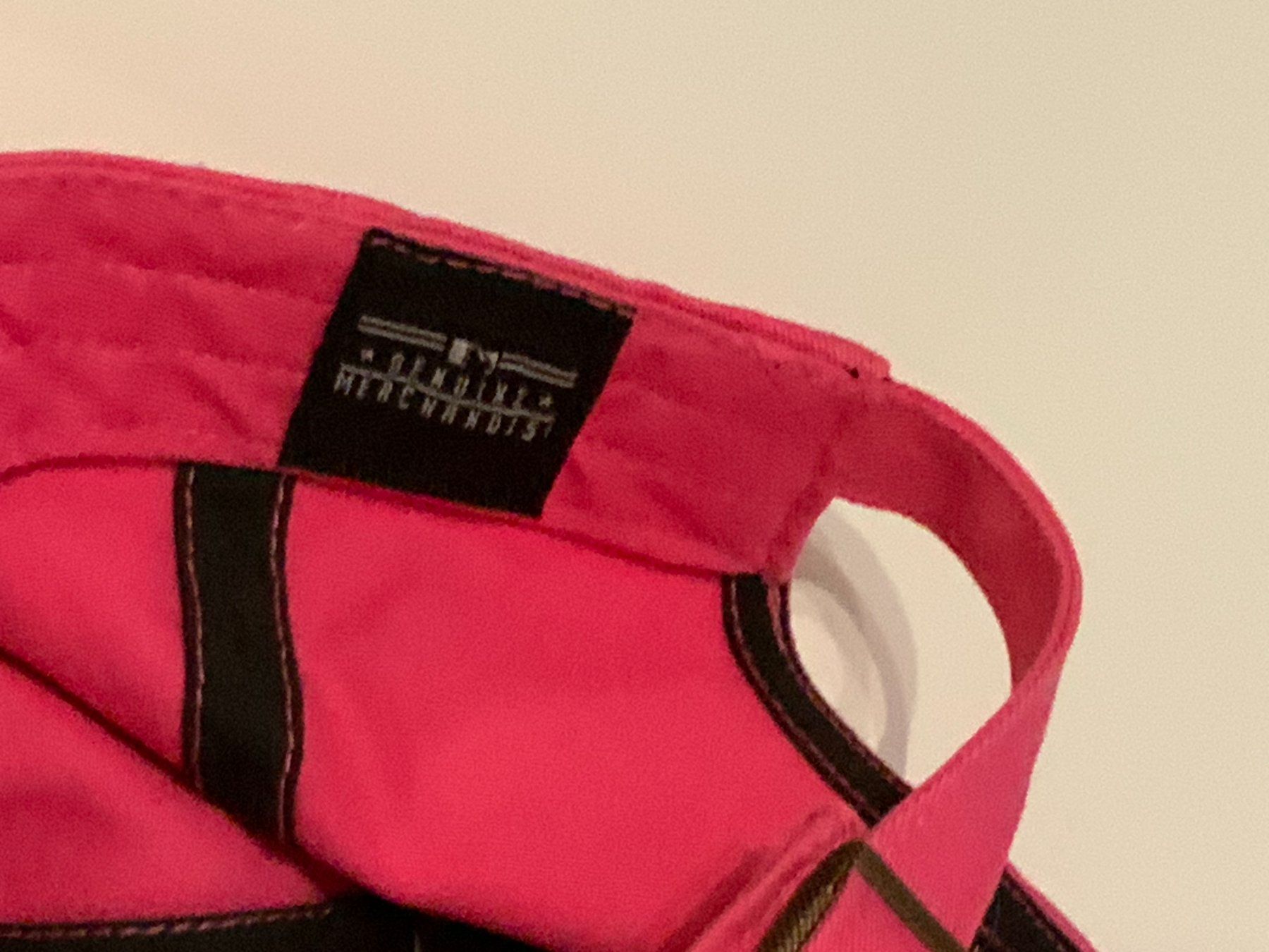 Autres vêtements femmes: Cap – D'occasion à Wallisellen par AS.TZ. 4