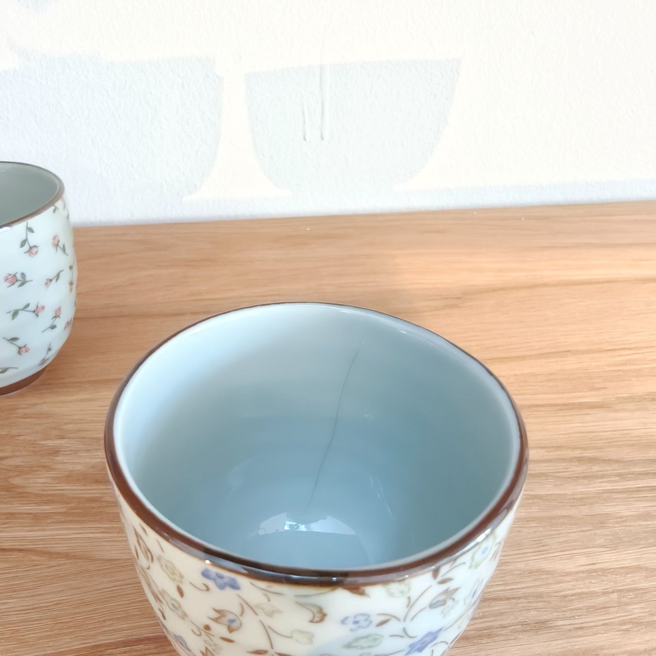 Set di piatti: Set aus 6 japanischen Teebechern, florales Design – Usato da Basel venduto da MrButsch 4