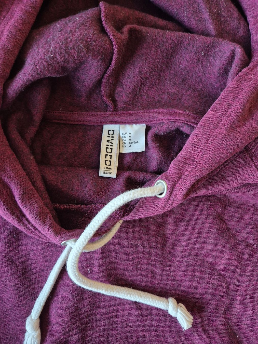 H&M Top: Bordeaux roter Hoodie, cropped – Usato da Schlieren venduto da nat_76vd 1