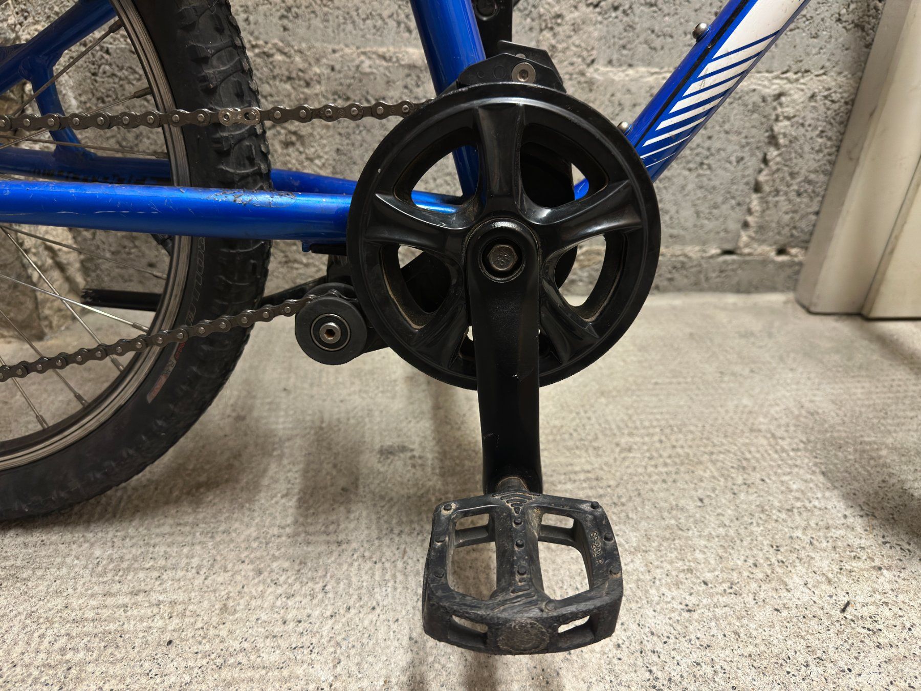 Specialized Biciclette: VTT vélo Specialized Hotrock 20 pouce – Usato da Lausanne venduto da brixton 6