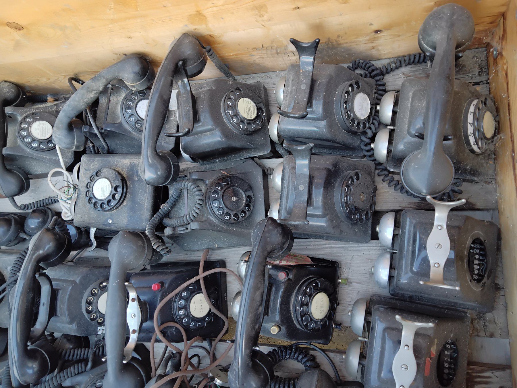 Telefone: Schweizer Telefone Bakelit – Defekt aus Nuglar von lampa-radio 3