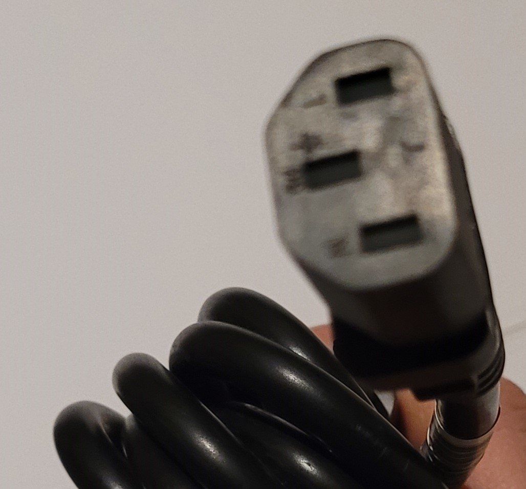 Cavi: 13A 125V Power Cable 163719-002 – Nuovo (secondo la descrizione) da Zürich venduto da Avd 8