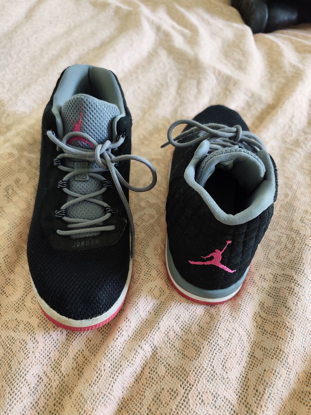 Jordan Scarpe per ragazze: Jordan Turnschuhe gr. 35 – Usato da Muttenz venduto da Hermesvonthan 1
