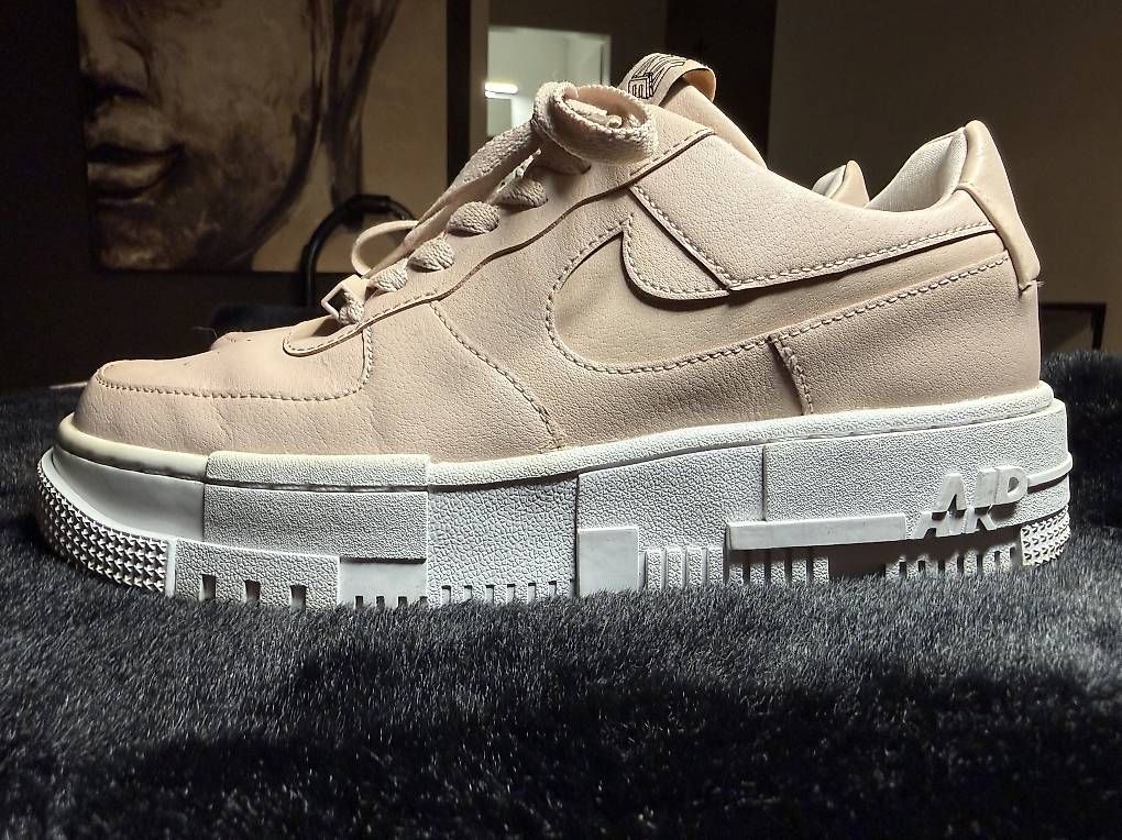 Nike Damenschuhe: Air Force 1 Gr.40 – Gebraucht aus Interlaken von saanduusch