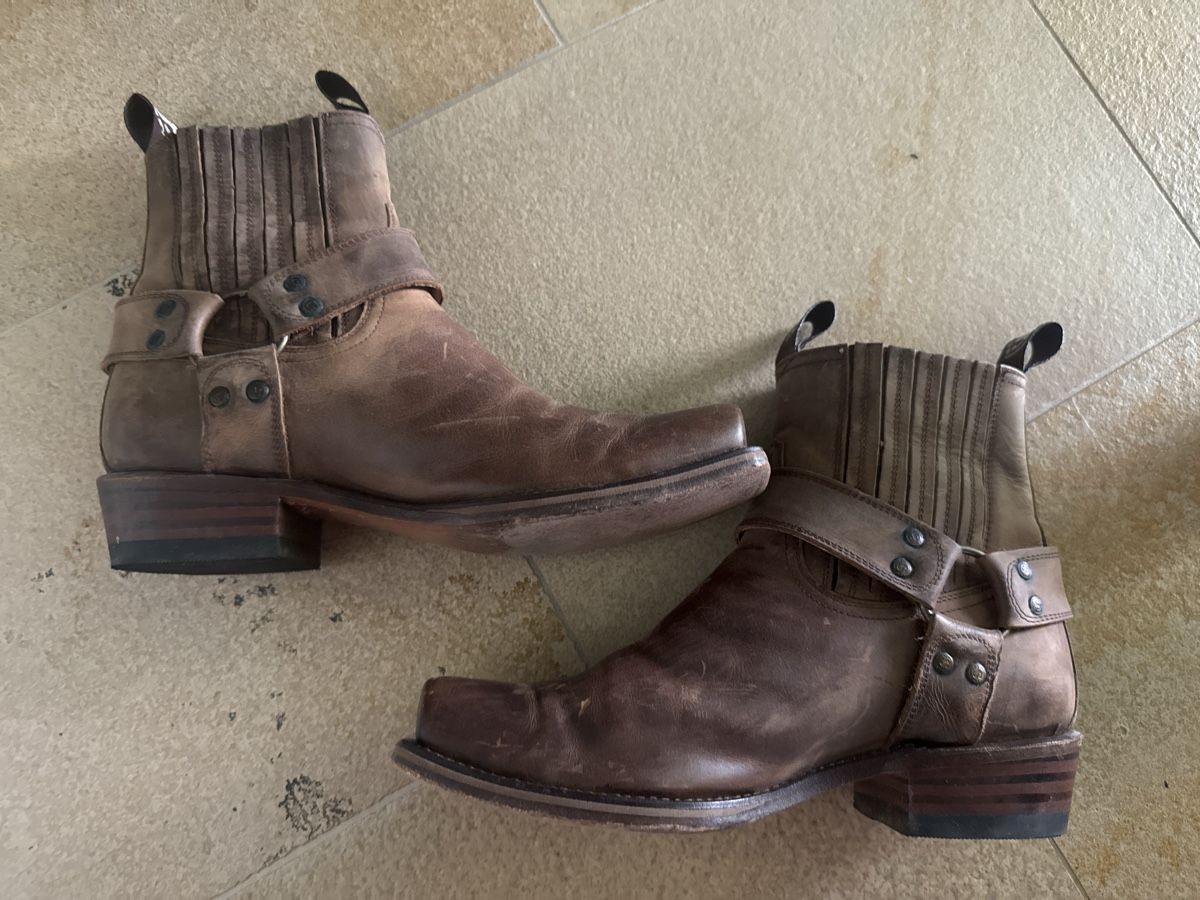 Scarpe da uomo: Stiefeletten Sendra Boots Grösse 43 mit Stiefelknecht – Usato da Zumikon venduto da 19monica75 2