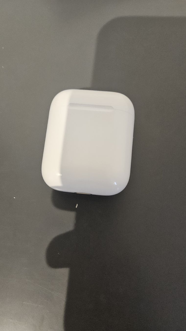 Apple Cuffie: Apple Airpods  – Usato da Kölliken venduto da SoLa07 2
