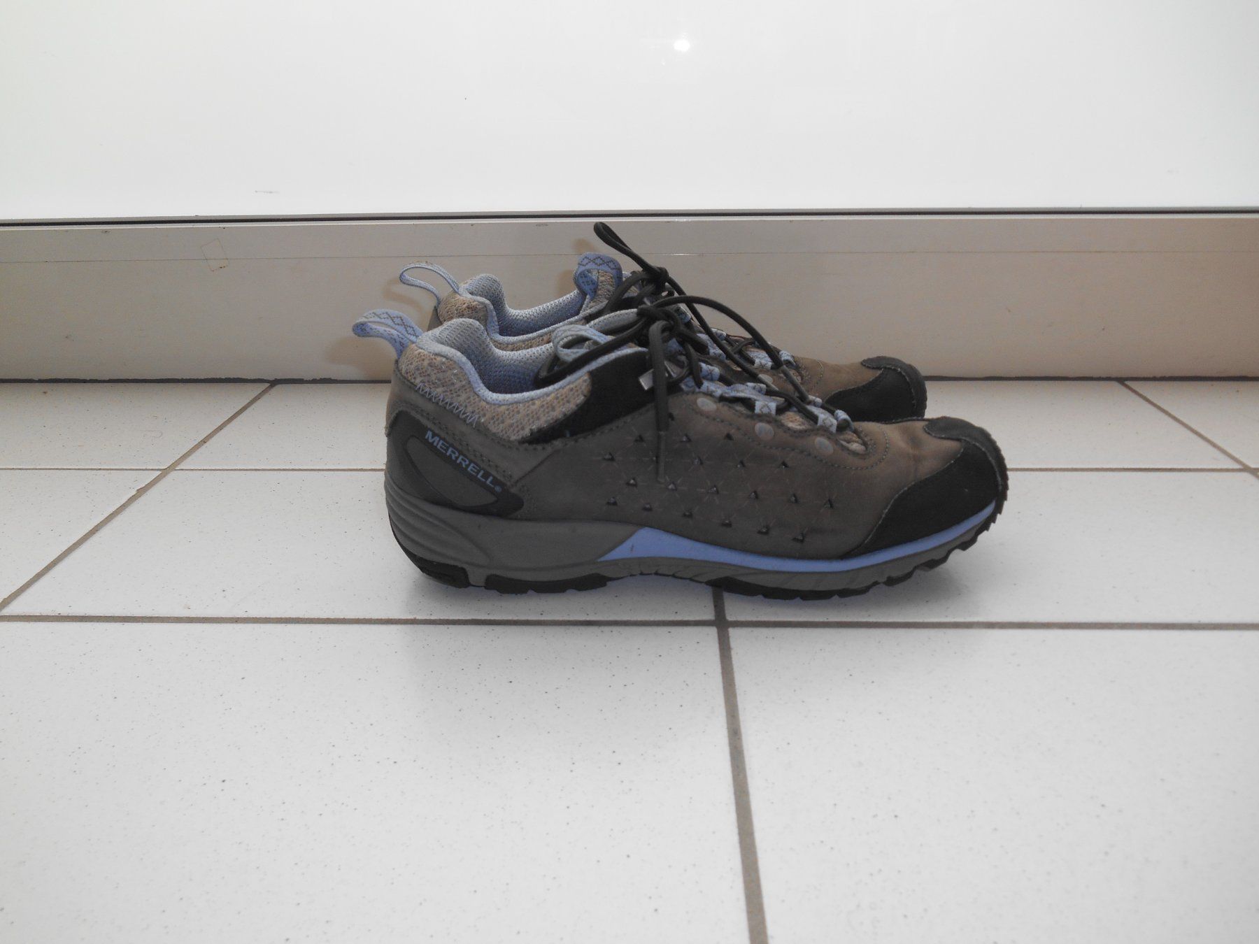 Merrell Chaussures femmes: Merrell Damen Sneaker Grösse 40 – D'occasion à Basel par chien008