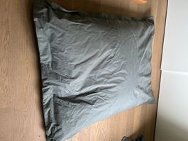 Sitzsack gross grau rechteckig in gutem Zustand