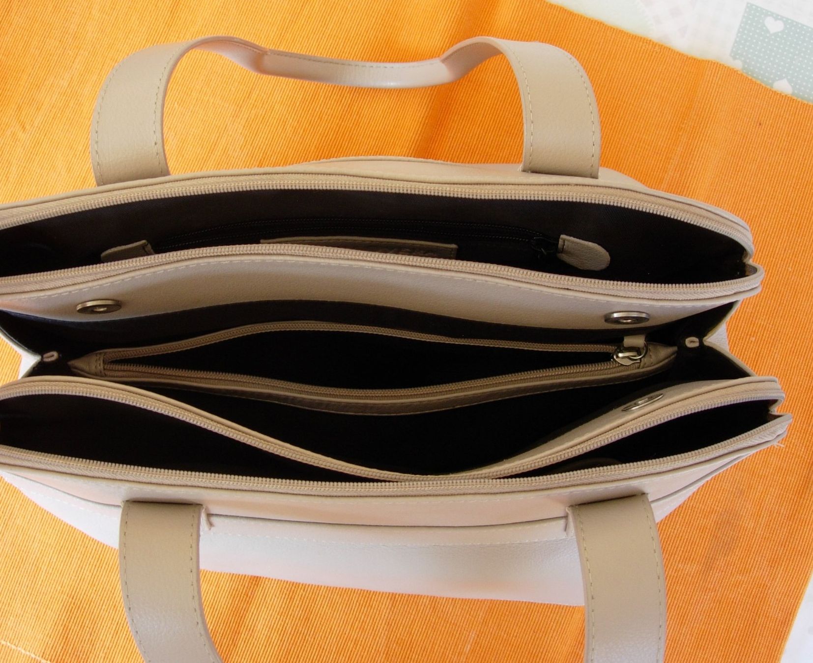 Sacs femmes: HELENA VERA - Damentasche/ Shopper - LEDER – D'occasion à Basel par Grbina64 8
