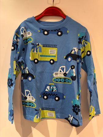 Schönes Langarmshirt Gr. 116, Neu