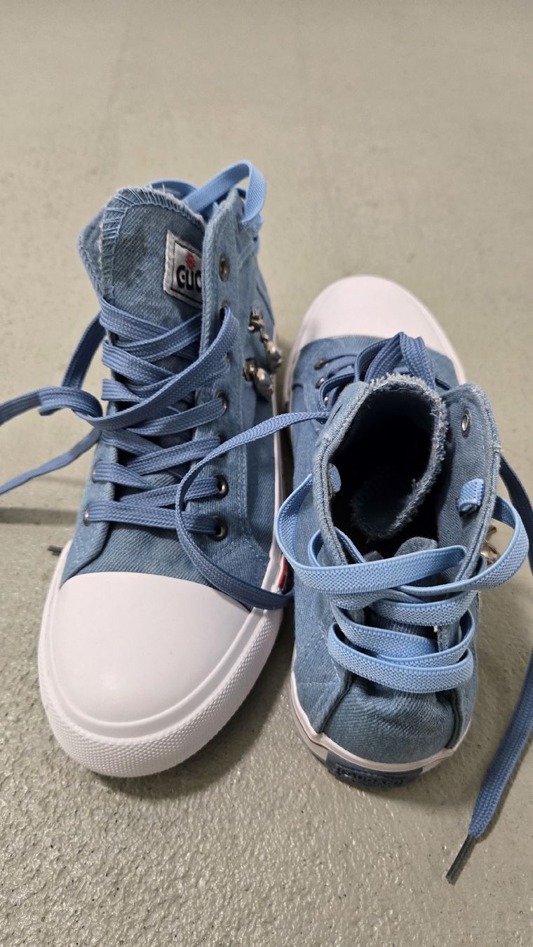 Damenschuhe: coole Sneaker – Neu (gemäss Beschreibung) aus Besenbüren von desireebuetler 1