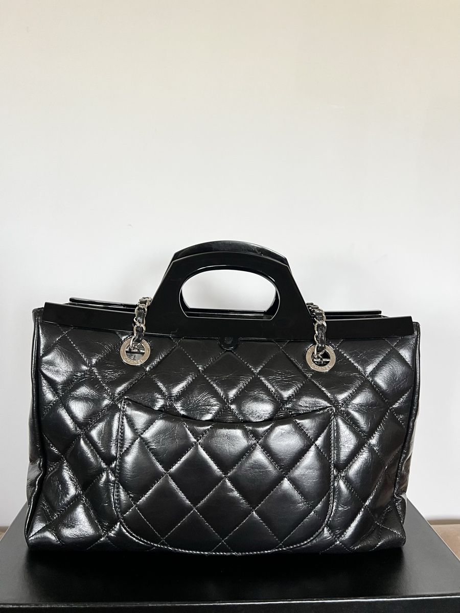 Chanel Sacs femmes: Chanel handbag black patent leather – D'occasion à Corsier-sur-Vevey par Kristina.Nova 1