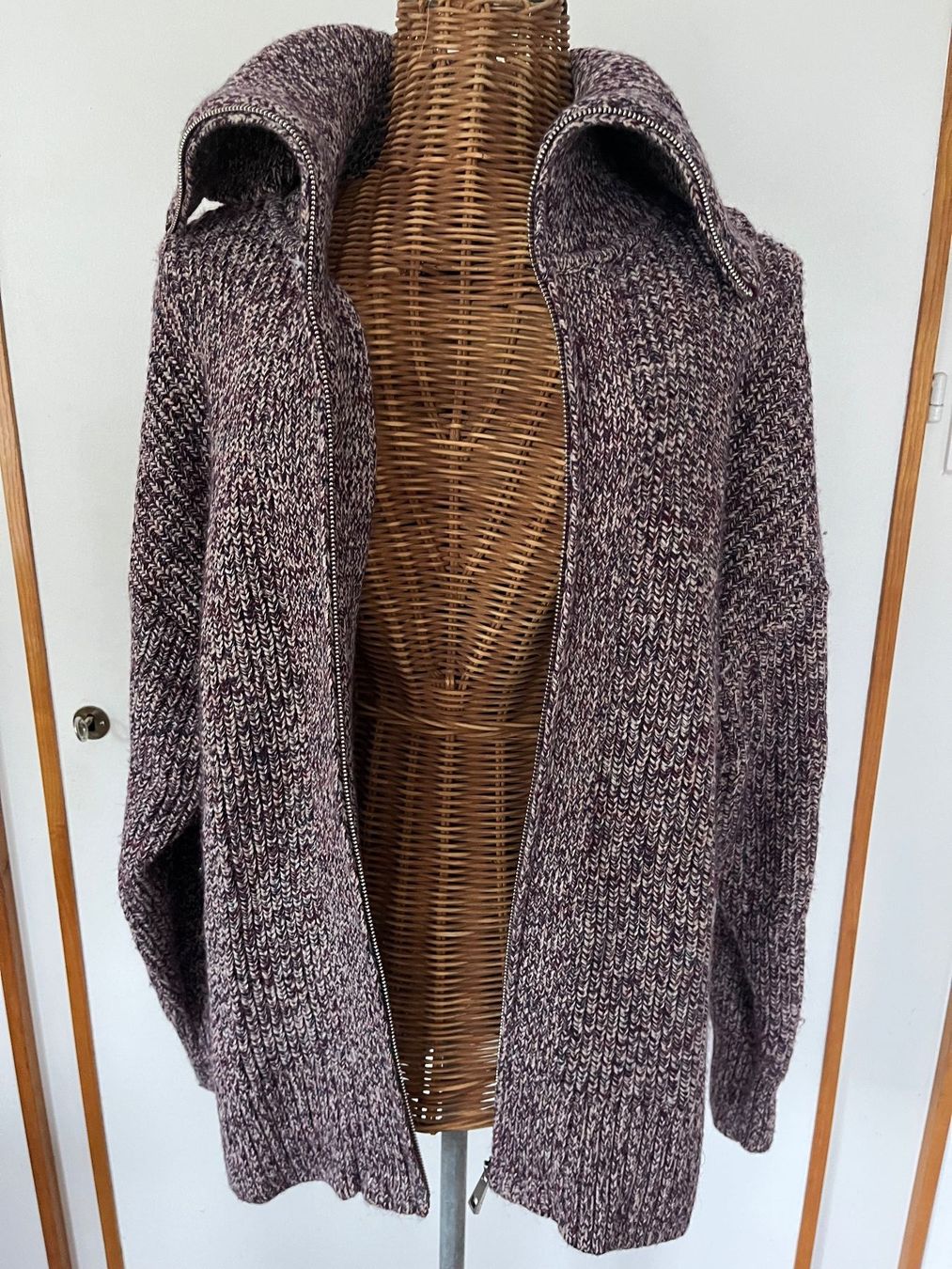 Oysho Giacche: OYSHO Strickjacke Gr. M – Usato da Utzenstorf venduto da Ismaele 2