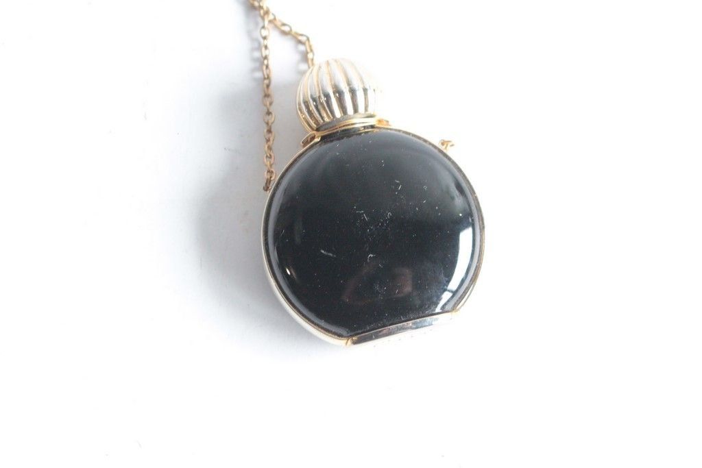 Lanvin Profumi & Eau de Toilette: Collier Pendentif flacon de parfum Arpège de Lanvin vintage – Usato da Vandoeuvres venduto da Dom-Tom 2