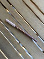 Crayon contour des yeux Lifted Liner nouveau