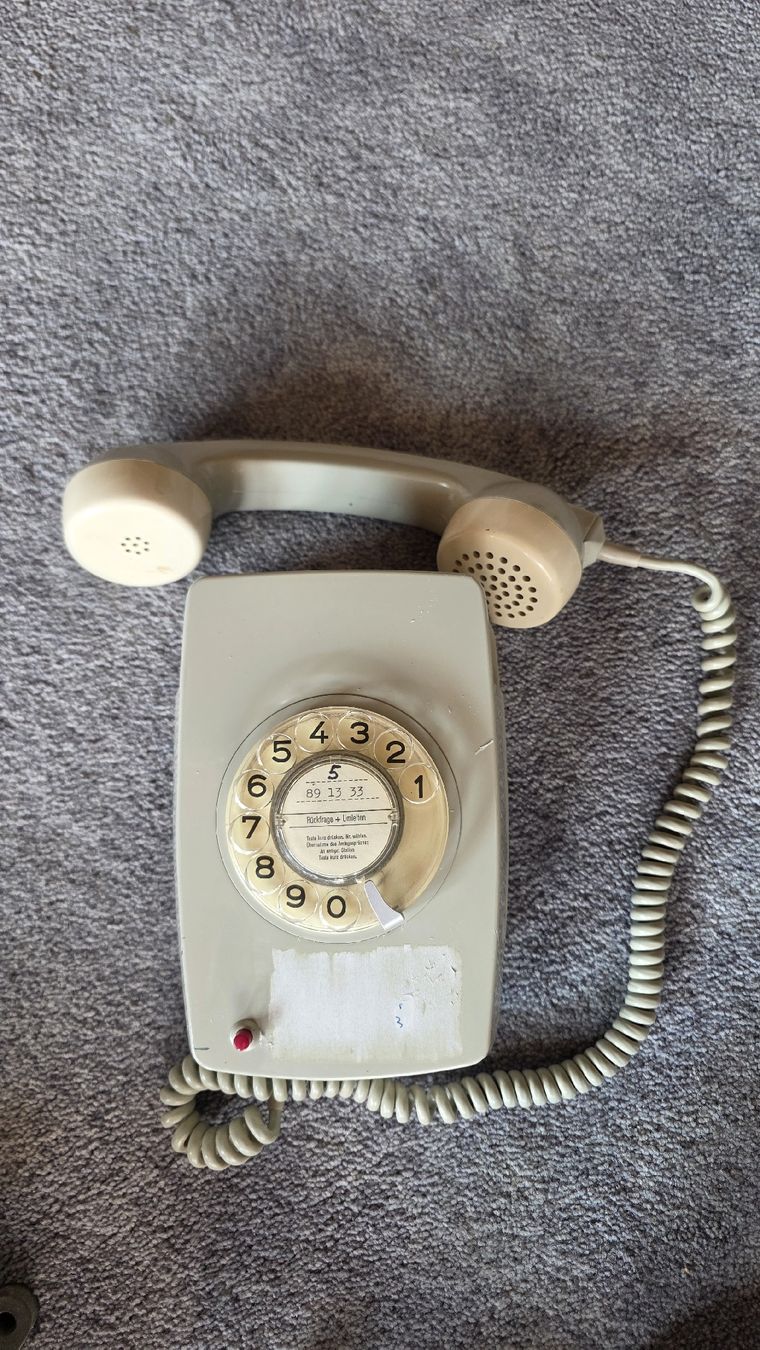 Telefone: Konvolut 3 Wandtelefone mit Wählscheibe Retro – Gebraucht aus Gonten von reko12 3