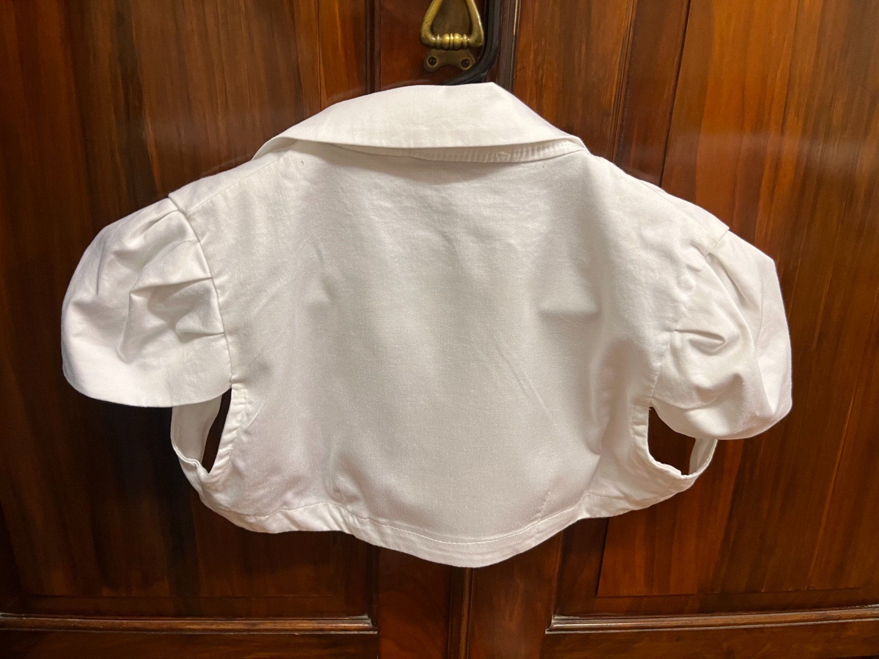 Top: Couvre épaules blanc S – Nuovo (secondo la descrizione) da Pully venduto da Artemisya 1