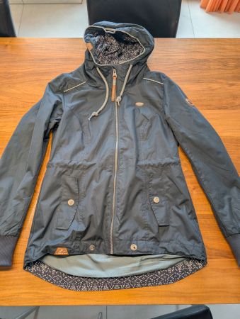 Hübsche Übergangsjacke Ragwear Gr. S dunkelblau