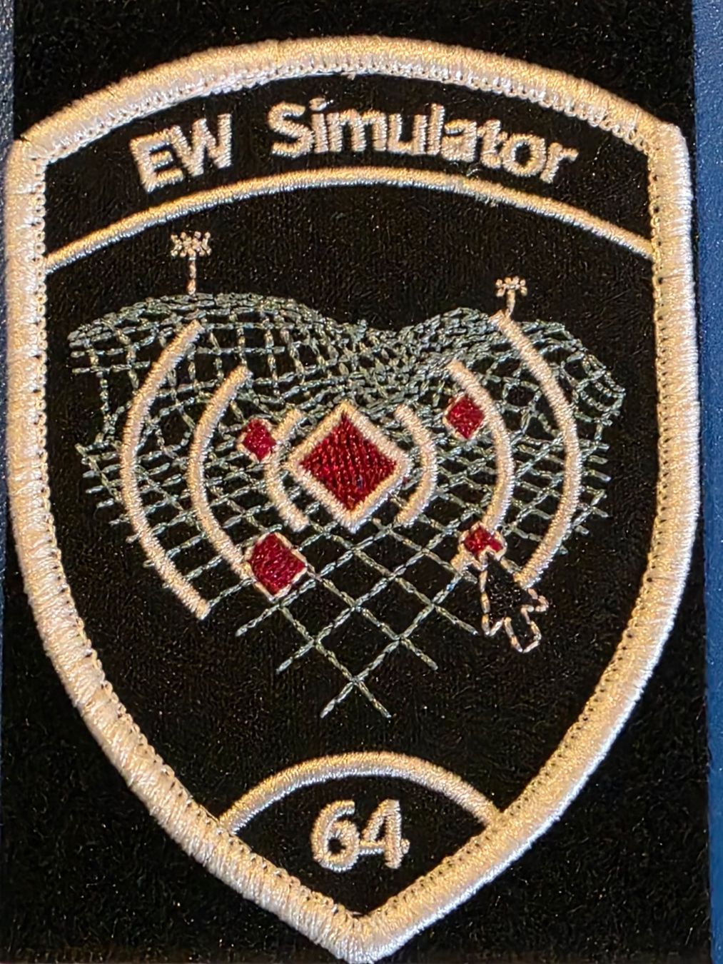Schweizer Armee Placchette & Badge: Badge Simulateur guerre électronique Abzeichen Klett Stoff – Nuovo (secondo la descrizione) da Nyon venduto da freetoys08