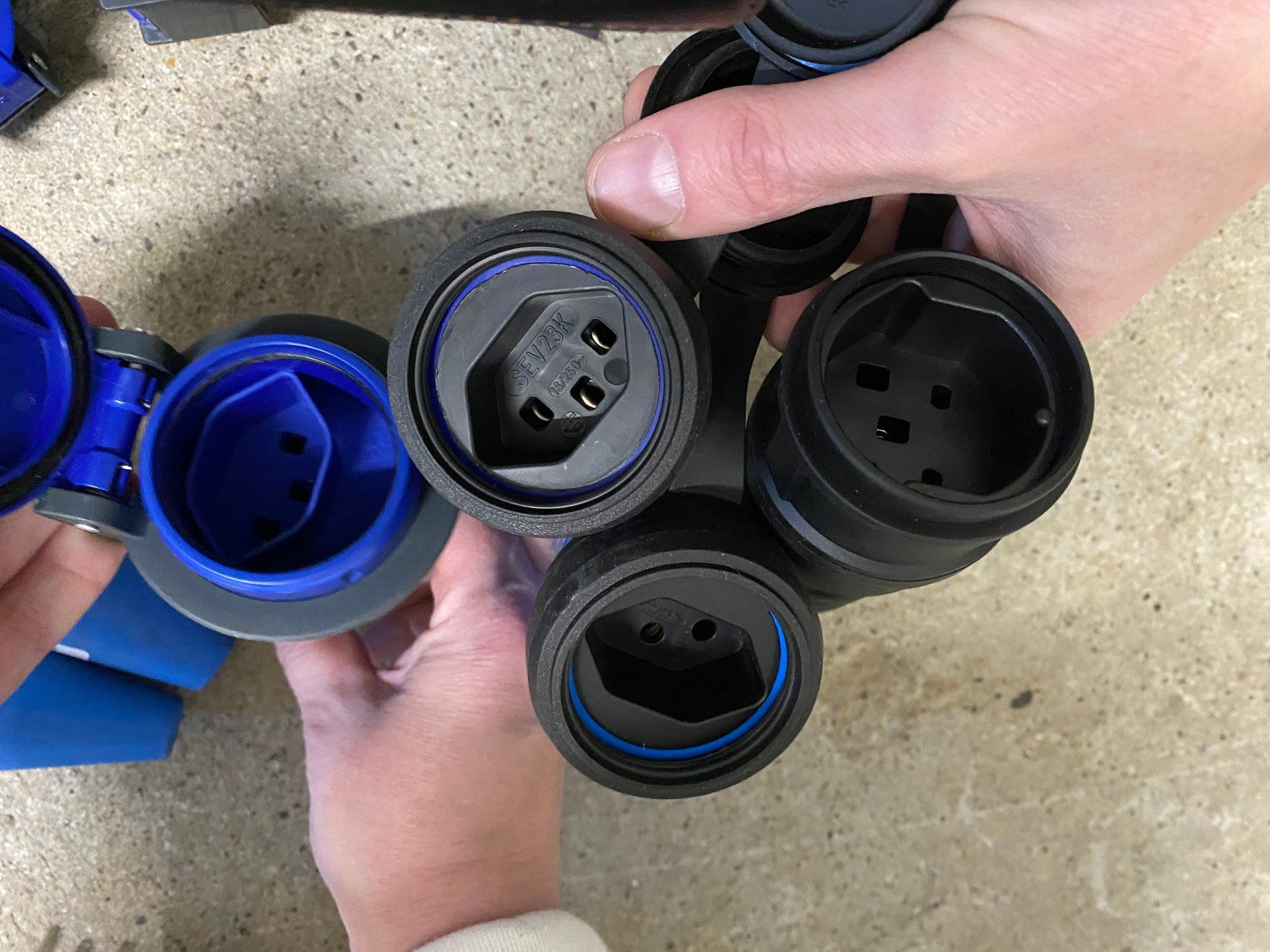 Elektrotechnik: Stecker Kupplungen Typ12, Typ13, Typ23 Typ15 Steckdose – Gebraucht aus Reinach BL von Herzogtech 5