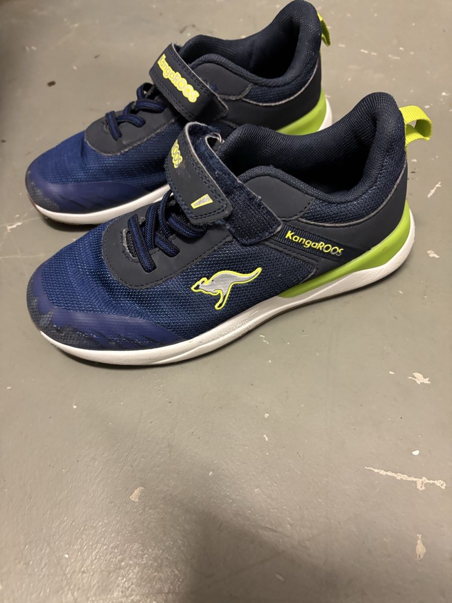 Schuhe für Jungen: Hallenschuhe 33 – Gebraucht aus Wimmis von Soccerfanshop 1
