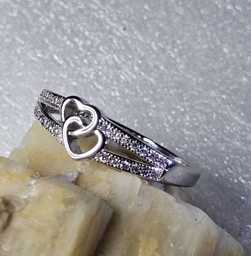 Anelli: Eleganter Ring Herzen, 925 versilbert, Gr. 8 – Nuovo (secondo la descrizione) da Grenchen venduto da maretop 1