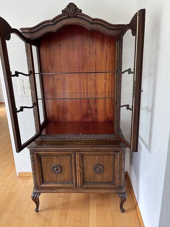 Vitrinen: Antiker Vitrinenschrank – Gebraucht aus Thun von eli_2wd9 2