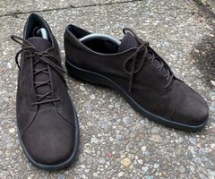 Clarks, neuw. Leder-Bindeschuhe Gr. 40.5