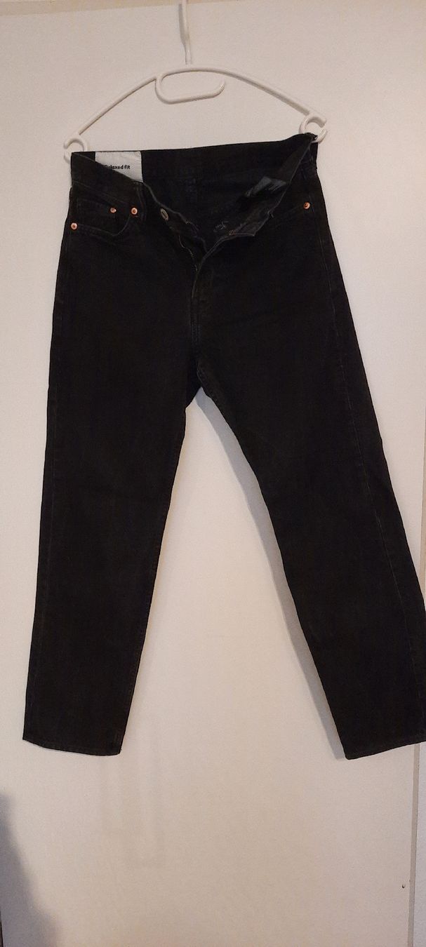 H&M Jeans: ***H&M*** Jeans schwarz 30/32 – Gebraucht aus Wädenswil von H2H_Secondhandshop