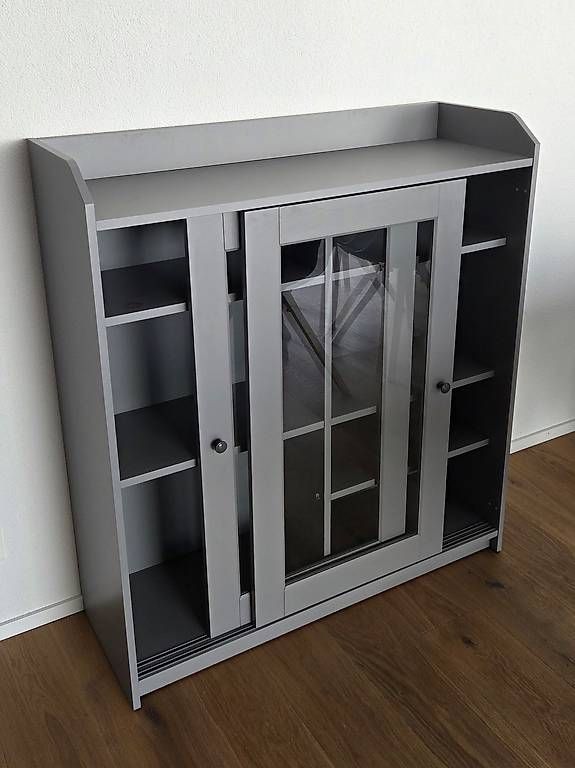 Vetrine: IKEA HAUGA Vitrine / grau / 105x116x36 cm – Usato da Zollikofen venduto da wiktor_krz 1