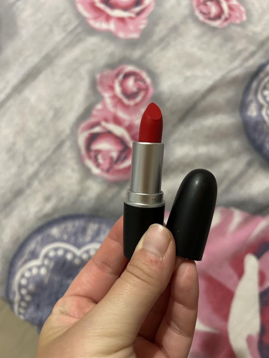 Make-up: Rossetto  24 Ore rosso nuovo  – Nuovo e nell'imballaggio originale da Bodio TI venduto da mel_6pmm 2