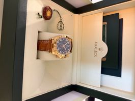 Rolex Daytona 18k Gold Brown Alligator Strap Watch