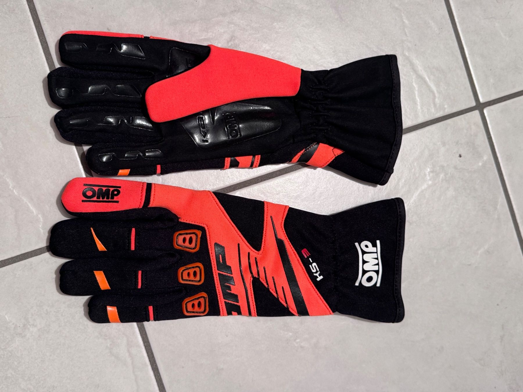 Gants & mitaines : Karthandschuhe OMP Grösse S – Neuf avec emballage d'origine à Tafers par Peugeot407 1
