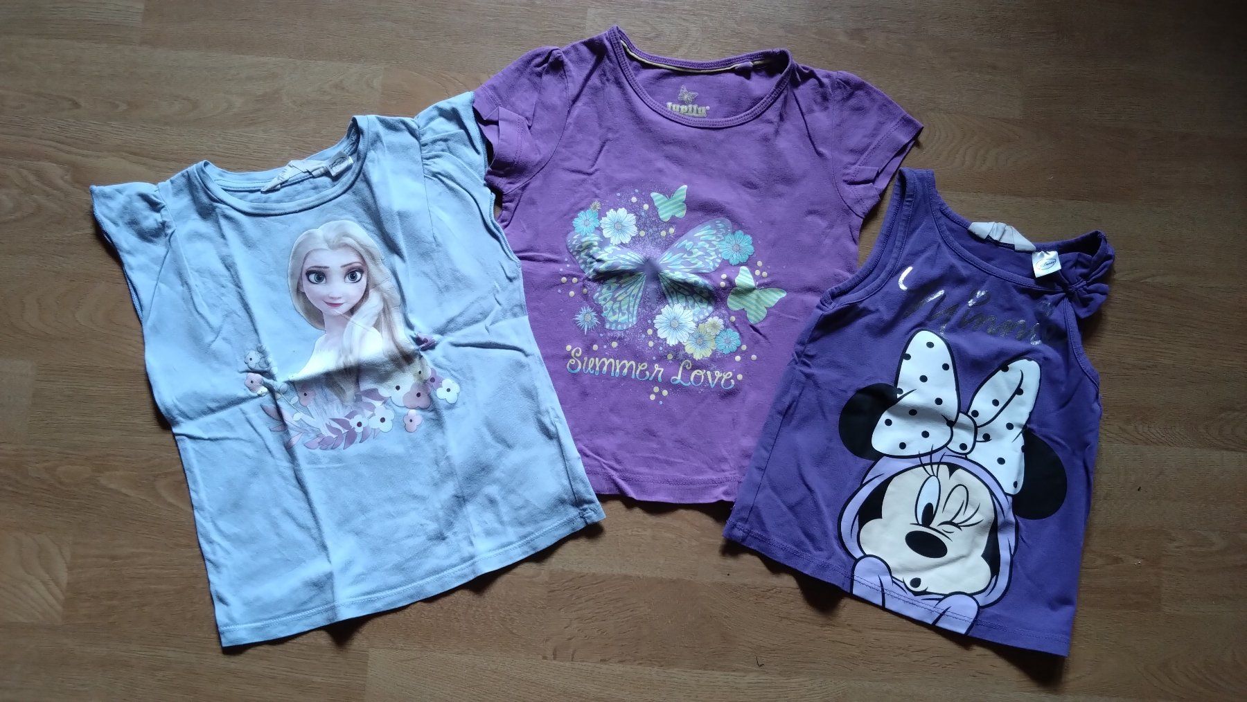 Blouses, T-shirts & Tops: Mädchen Tshirt gr 98 – D'occasion à Triengen par Ronner84 1