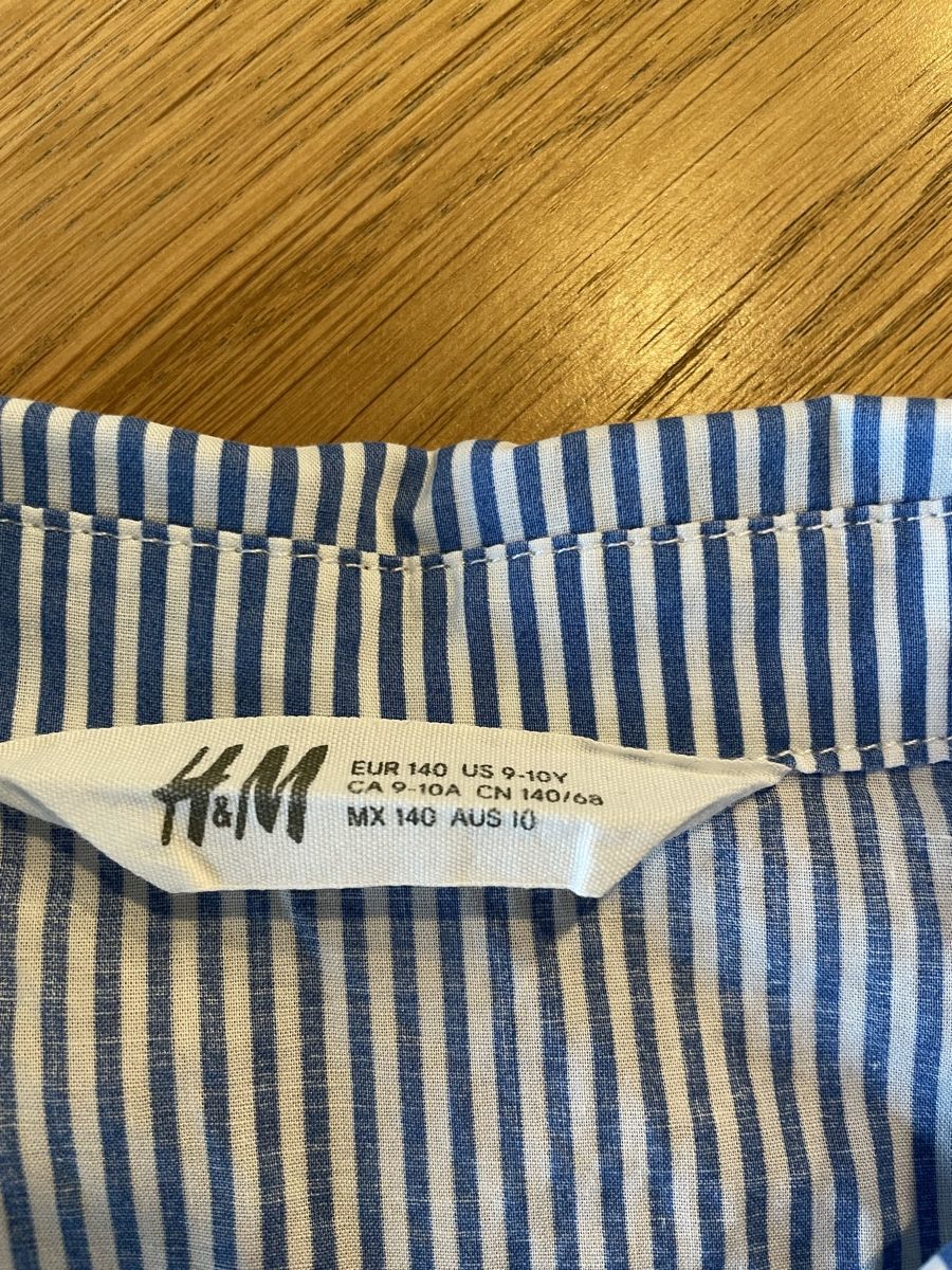 H&M Blouses, T-shirts & Tops: Ärmellose Bluse Mädchen – D'occasion à Balgach par sei_s6d7 2