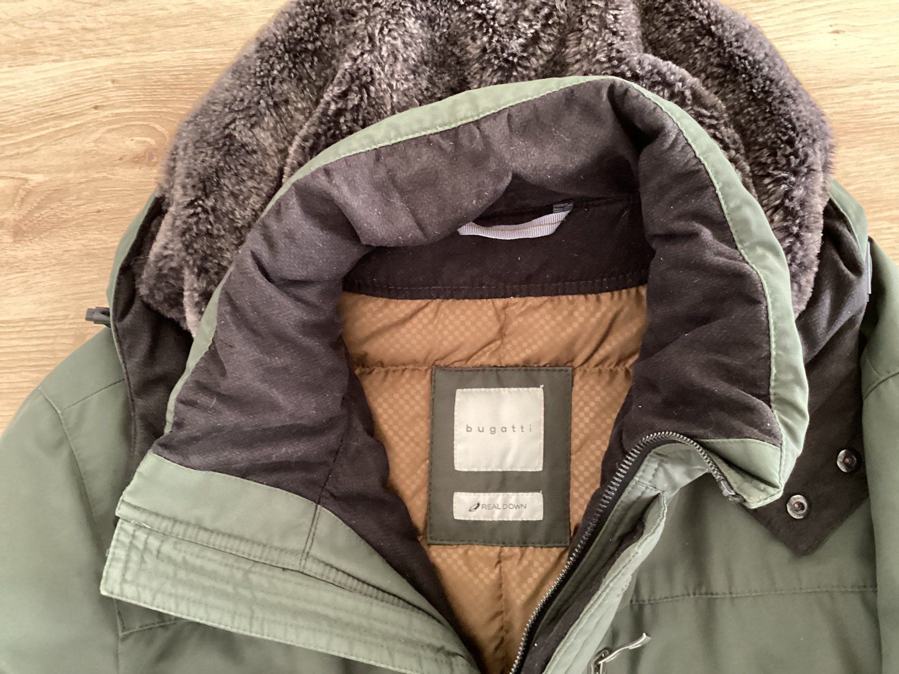 Bugatti Giacche: Bugatti Parka/Jacke, kaki, Gr. 56, gebraucht – Usato da Bad Zurzach venduto da Hibiskus78 1