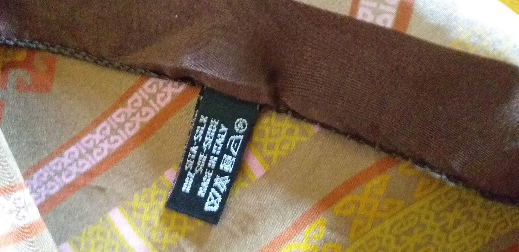 Foulard & Sciarpe: Foulard Laura Biagiotti – Usato da Wünnewil venduto da 04Blume 2