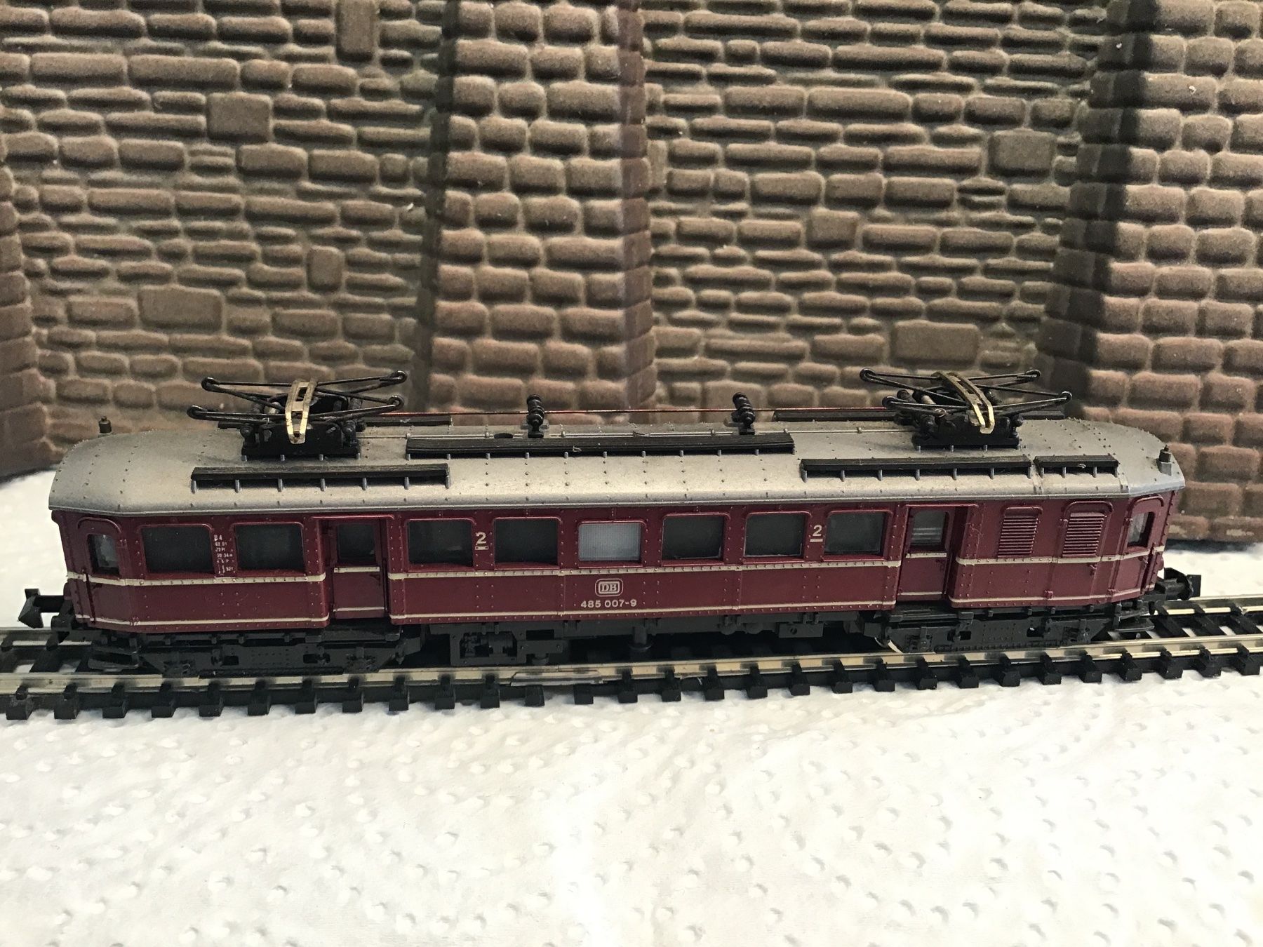 Trix Modellini di ferrovie: Minitrix N E-Lok BR 488 007-9 DB – Usato da Männedorf venduto da Modelle-aller-Art 1