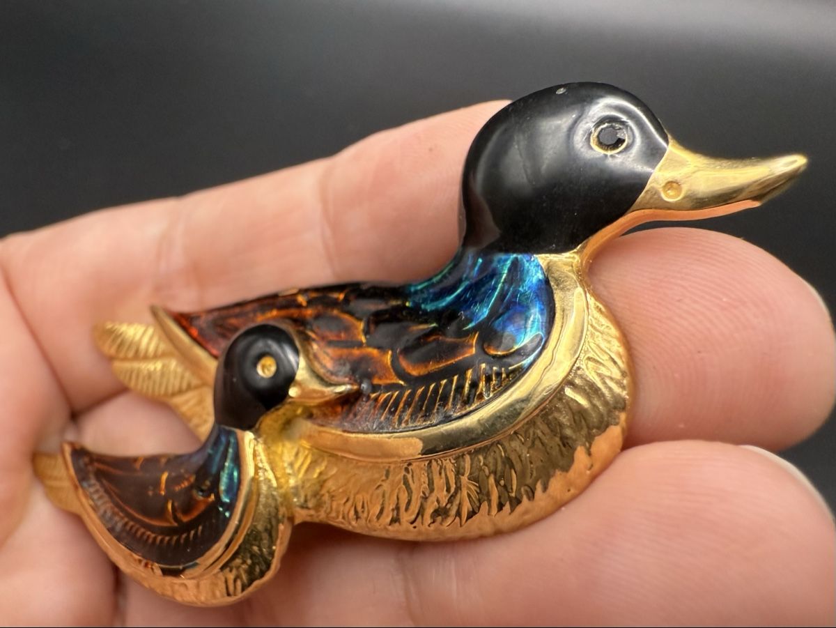 Spille & Fermagli: Vintage-Brosche mit emaillierten Enten – Usato da Lamone venduto da LaCantinaMagica 2