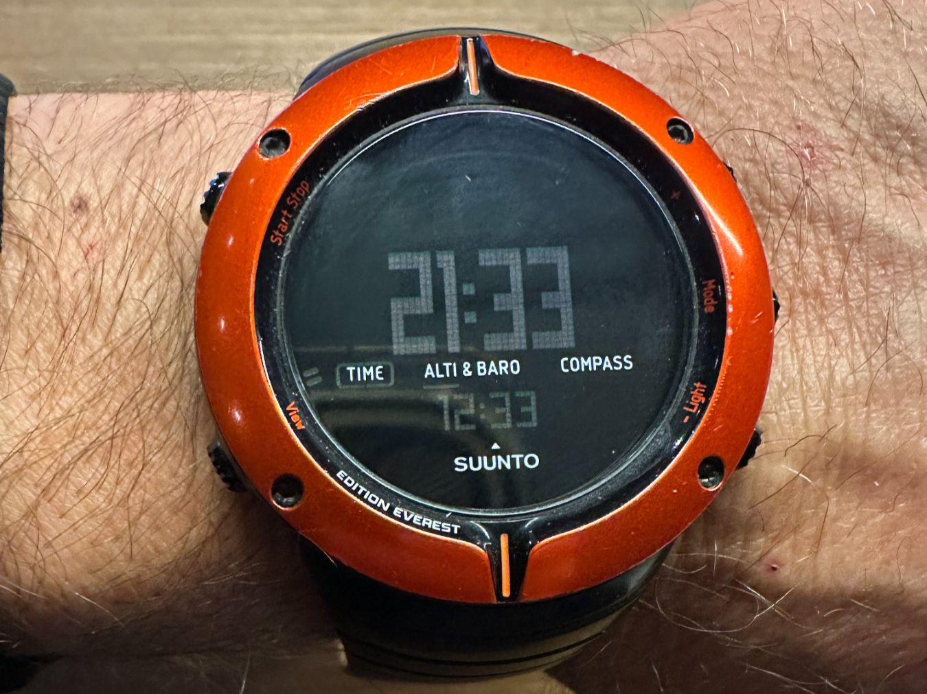 Suunto Smartwatch: Suunto Core Extreme Edition Everest – Usato da Biel-Bienne venduto da Zimpu