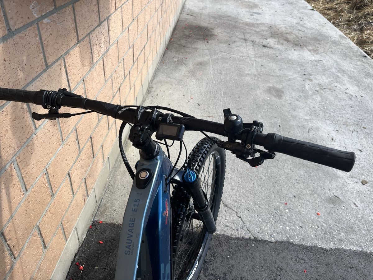 Bixs Vélos: Mountain E-Bike Bixs – D'occasion à Matten(St.Stephan) par Honda650XR 4