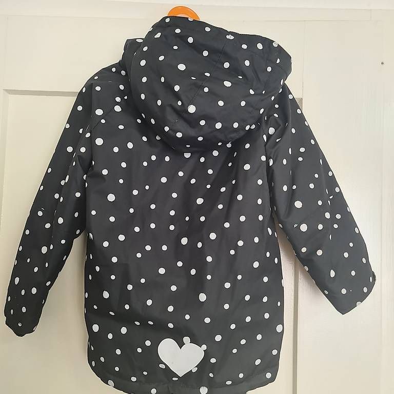 H&M Jacken & Mäntel: Jacke H&M Gr.116 mit Kapuze – Gebraucht aus Zuchwil von Lea007 1