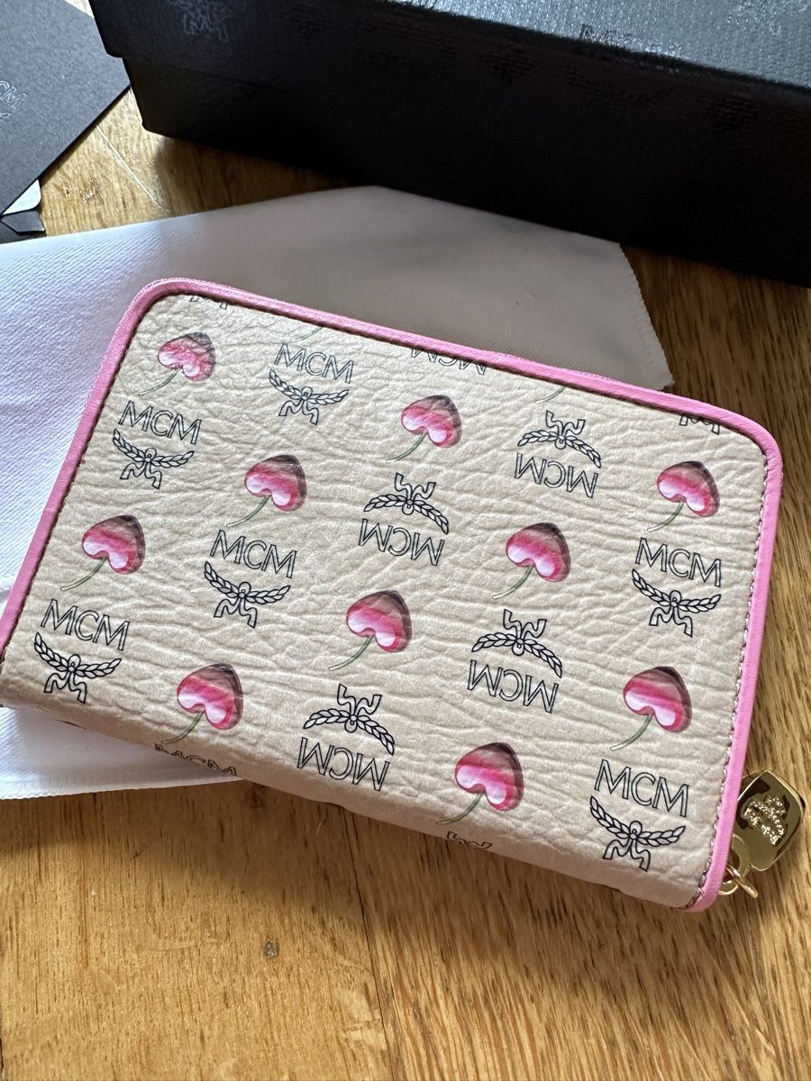 Mcm Portemonnaie: MCM Geldbörse Cherry Neu – Neu (gemäss Beschreibung) aus Bern von Ruhrallee 1